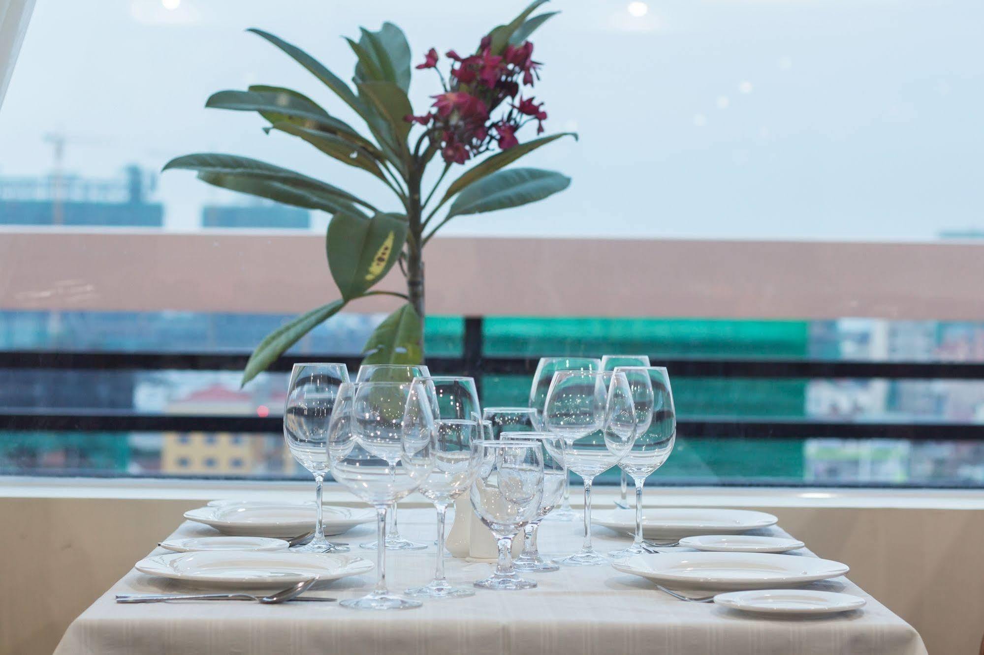 Samnang Laor Phnom Penh Hotel Luaran gambar